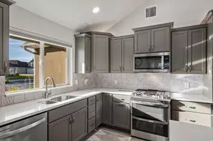 476 S Iron Shoe Ln E, Saratoga Springs, UT 84045 - Photo 7