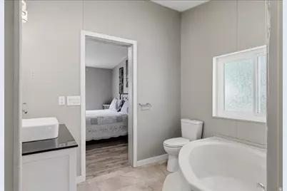 537 Kirk St, Layton, UT 84041 - Photo 7