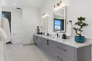 5845 S 1900 E, Holladay, UT 84121 - Photo 59