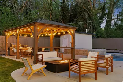 5845 S 1900 E, Holladay, UT 84121 - Photo 3