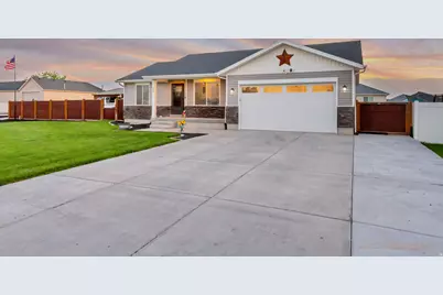 256 Worthington St, Grantsville, UT 84029 - Photo 3