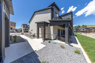 5846 N Jeeder Dr, Mountain Green, UT 84050 - Photo 33