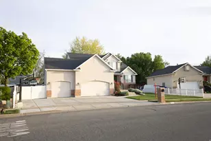 481 West 2025 North, Centerville, UT 84014 - Photo 3