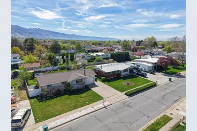 930 N Amethyst St, Layton, UT 84041 - Photo 5