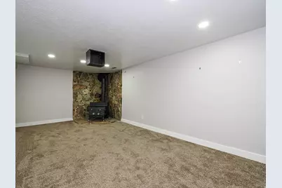 930 N Amethyst St, Layton, UT 84041 - Photo 29