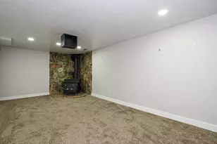 930 N Amethyst St, Layton, UT 84041 - Photo 29