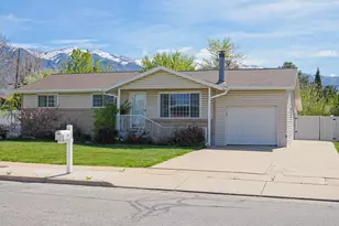 930 N Amethyst St, Layton, UT 84041 - Photo 3