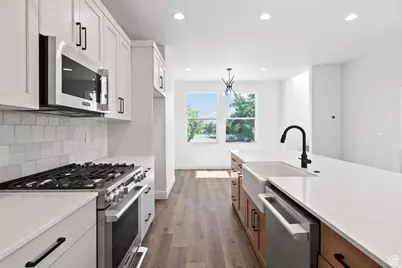 545 E 7215 S, Midvale, UT 84047 - Photo 7