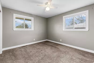 187 N Pinehurst Ave, Tooele, UT 84074 - Photo 11