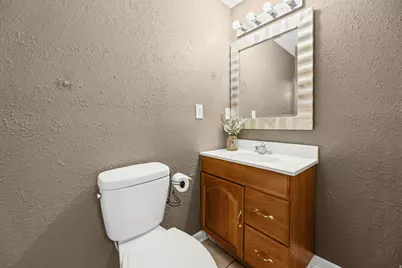 348 E 500 S, Clearfield, UT 84015 - Photo 25