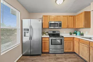 348 E 500 S, Clearfield, UT 84015 - Photo 9