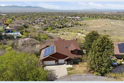 8 Altawood Dr S, Sandy, UT 84092 - Photo 1