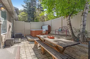 3576 E Rustic Spring Ln S, Cottonwood Heights, UT 84121 - Photo 23