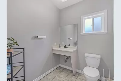 610 N Main #A, Clearfield, UT 84015 - Photo 7
