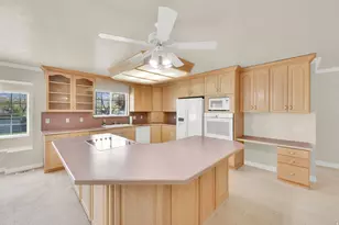 9943 S Eden View Ct Cir W, South Jordan, UT 84095 - Photo 11