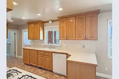 330 W Center, Orangeville, UT 84537 - Photo 7
