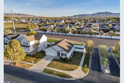 2087 E Hawthorne St N, Saratoga Springs, UT 84043 - Photo 3