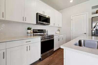 7058 N Sandstone Way, Eagle Mountain, UT 84005 - Photo 9