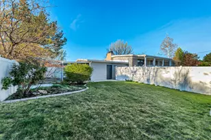 1697 E Bunkerhill Rd E, Holladay, UT 84117 - Photo 41