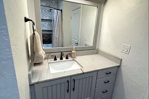 1697 E Bunkerhill Rd E, Holladay, UT 84117 - Photo 27