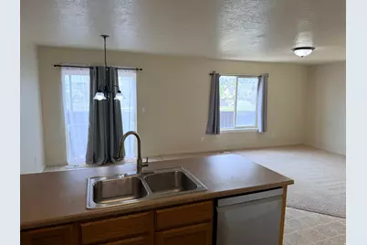 3882 E Cascade Rd, Eagle Mountain, UT 84005 - Photo 7
