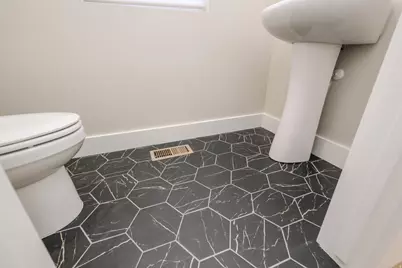 92 S 1100 W #4, Farmington, UT 84025 - Photo 5