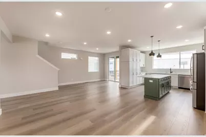 92 S 1100 W #4, Farmington, UT 84025 - Photo 9