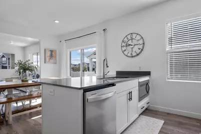 453 N Northshore Dr, Saratoga Springs, UT 84045 - Photo 11