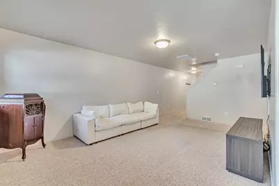 1643 N Hollyhock, Farmington, UT 84025 - Photo 5