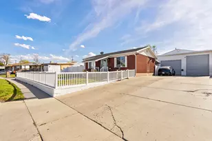 4870 S Southridge Dr, Taylorsville, UT 84129 - Photo 3