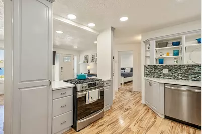 4870 S Southridge Dr, Taylorsville, UT 84129 - Photo 7