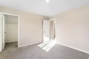 7059 N Sandstone Wy, Eagle Mountain, UT 84005 - Photo 9