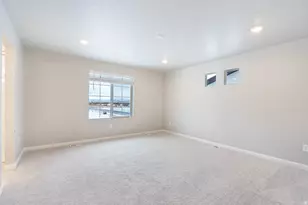 7047 N Sandstone Wy, Eagle Mountain, UT 84005 - Photo 9