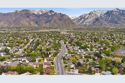 2146 E Newcastle Dr, Sandy, UT 84093 - Photo 41