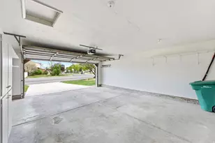 2146 E Newcastle Dr, Sandy, UT 84093 - Photo 33