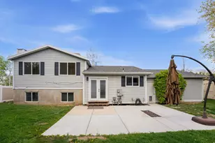 2146 E Newcastle Dr, Sandy, UT 84093 - Photo 37