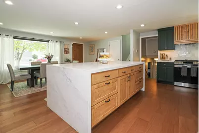 6871 S 1495 E, Cottonwood Heights, UT 84121 - Photo 11