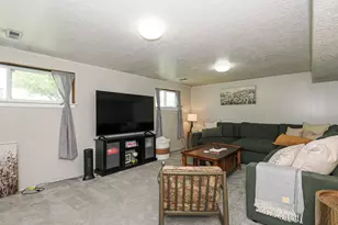 6871 S 1495 E, Cottonwood Heights, UT 84121 - Photo 25