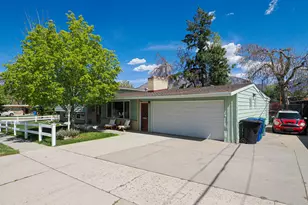 6871 S 1495 E, Cottonwood Heights, UT 84121 - Photo 3