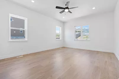 907 Crest Dale Ln S, Santaquin, UT 84655 - Photo 15