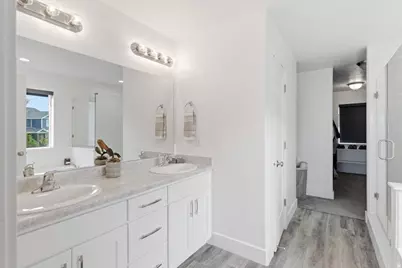 340 E Bella Vida Dr S, North Salt Lake, UT 84054 - Photo 15