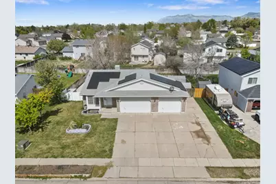 568 W 375 N, Clearfield, UT 84015 - Photo 3