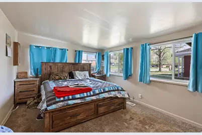 5709 S 2050 W, Roy, UT 84067 - Photo 9