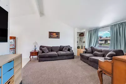 5885 S Misty Way, Kearns, UT 84118 - Photo 9