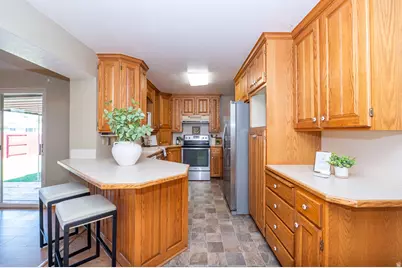 788 W 2400 N, Clinton, UT 84015 - Photo 7