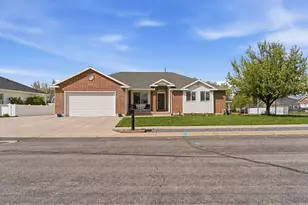1174 W 1395 N, Clinton, UT 84015 - Photo 1