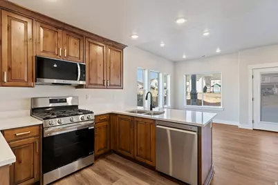 3143 N 1675 E, Layton, UT 84040 - Photo 13