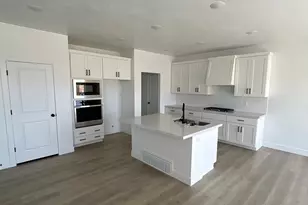 2818 W Aurora Ave, Mapleton, UT 84664 - Photo 1