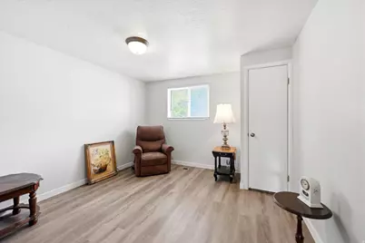 215 Carol Way, Midvale, UT 84047 - Photo 17