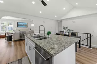 2273 E 2700 S, Salt Lake City, UT 84109 - Photo 9